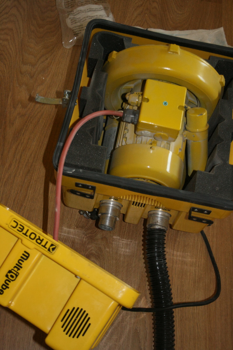Featured image of post Drying a house after a burst pipe