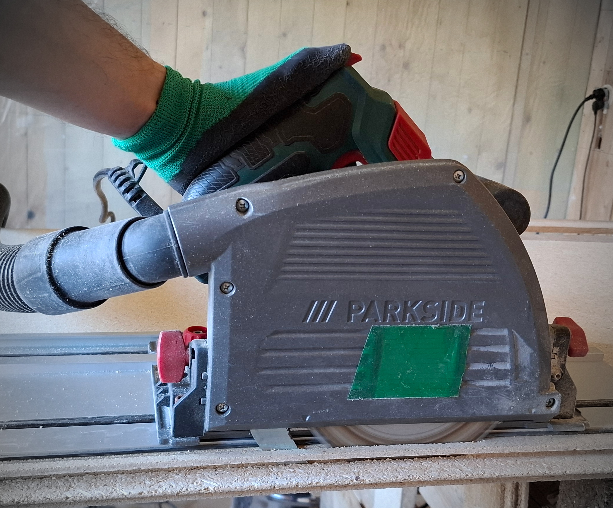 Featured image of post The plunge saw is the best first electric saw. Change my mind.