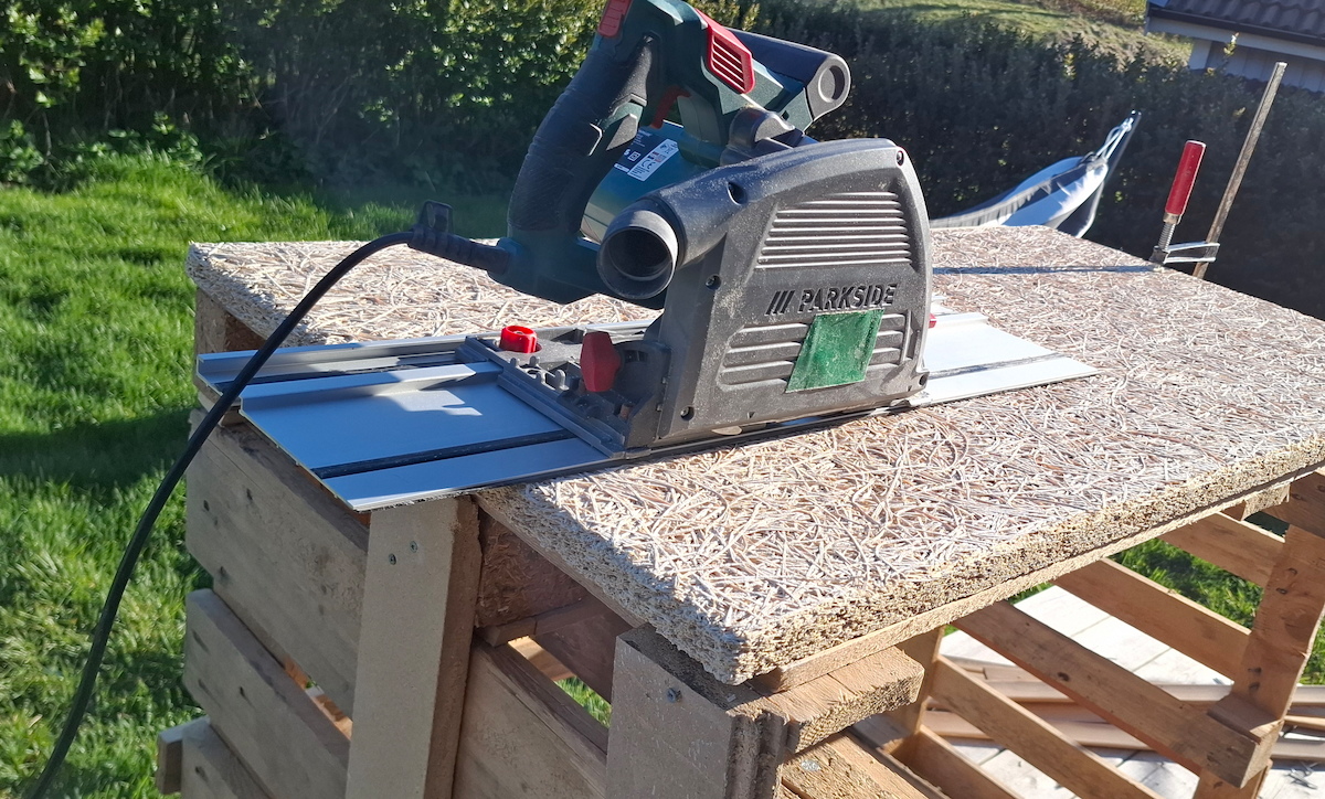 Featured image of post Pallet workbench: a 15-minute solution for a problem at hand